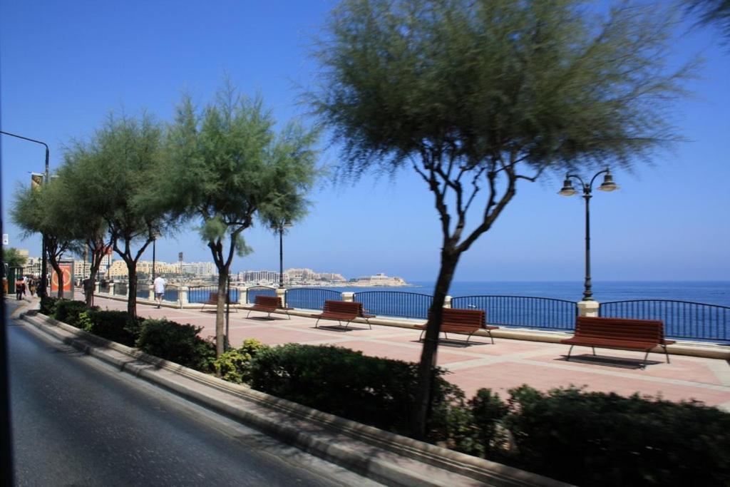 Spacious Apartment Steps To The Promenade سليمة المظهر الخارجي الصورة