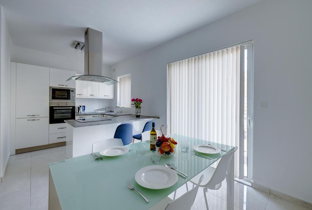 Spacious Apartment Steps To The Promenade سليمة المظهر الخارجي الصورة
