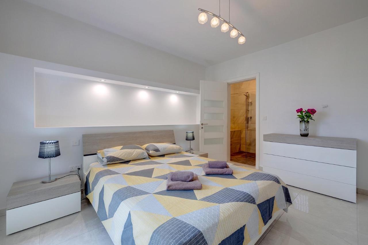 Spacious Apartment Steps To The Promenade سليمة المظهر الخارجي الصورة